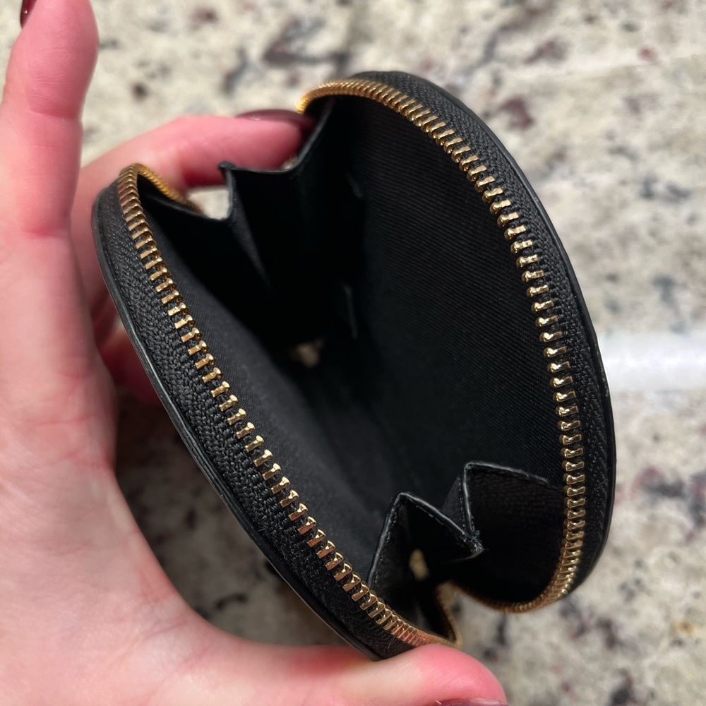 Coach Round Zippered Coin Case in Debossed Black Patent Leather EUC - Picture 9 of 10